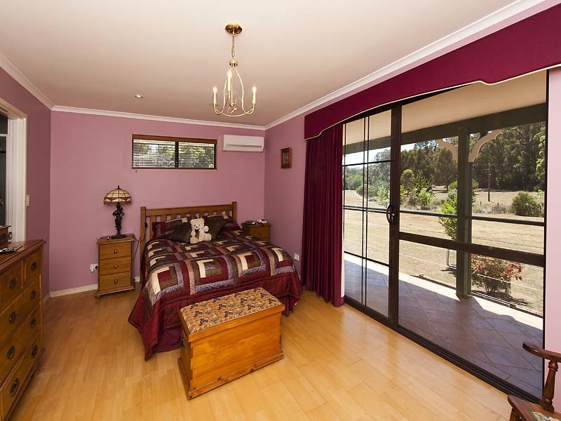 79 Nanga Road, Dwellingup WA 6213