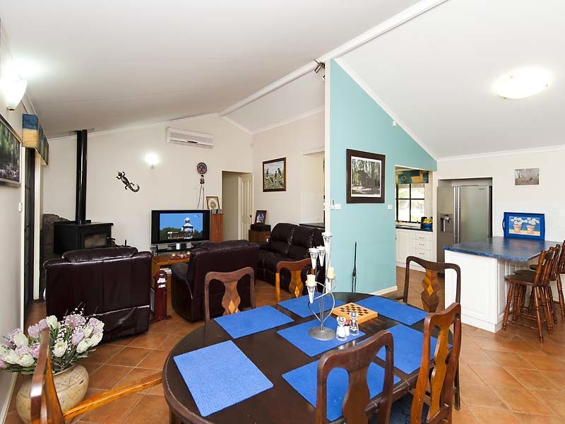 79 Nanga Road, Dwellingup WA 6213