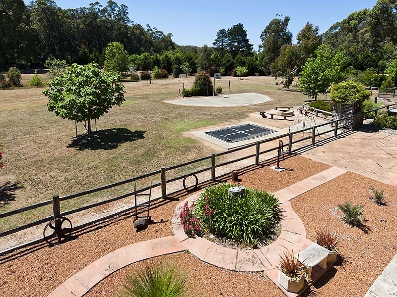 79 Nanga Road, Dwellingup WA 6213