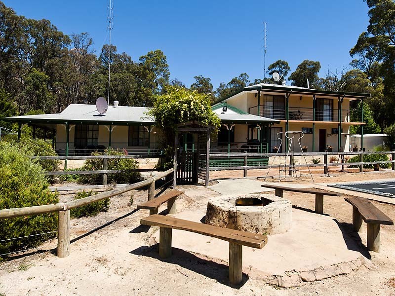 79 Nanga Road, Dwellingup WA 6213