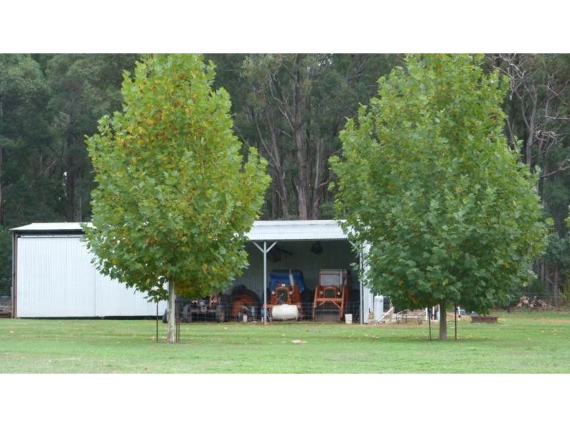 79 Nanga Road, Dwellingup WA 6213