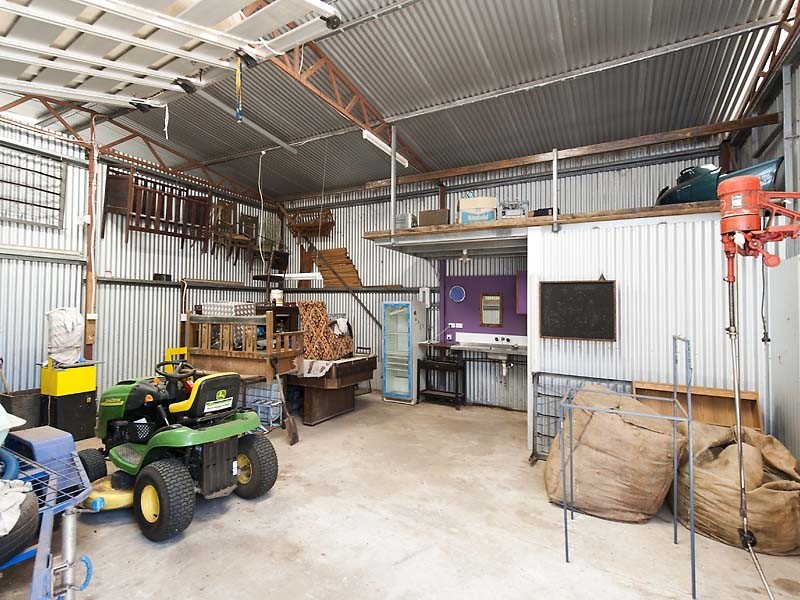 79 Nanga Road, Dwellingup WA 6213
