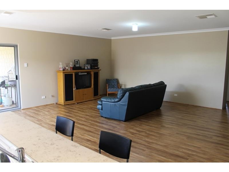 110 Countess Circuit, South Yunderup WA 6208