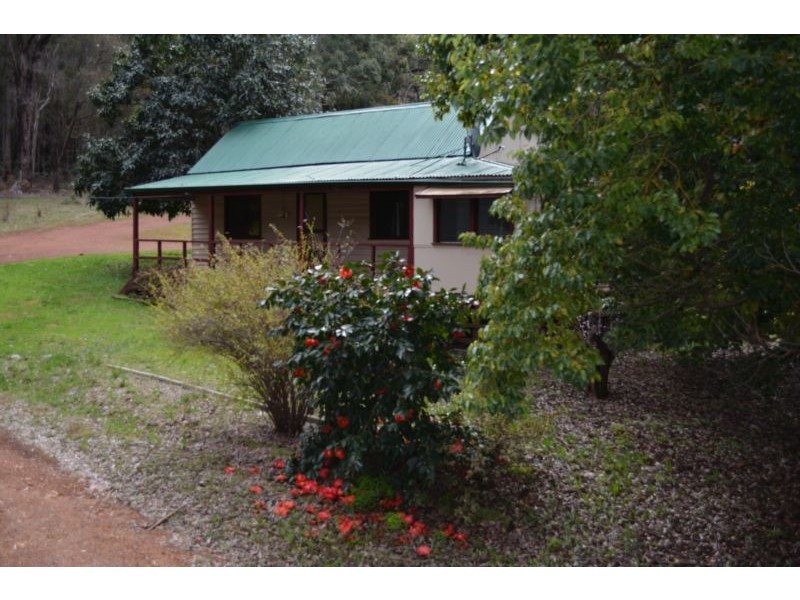 195 Holyoake Road, Dwellingup WA 6213