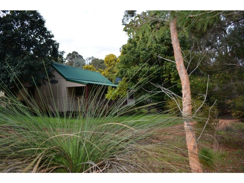 195 Holyoake Road, Dwellingup WA 6213