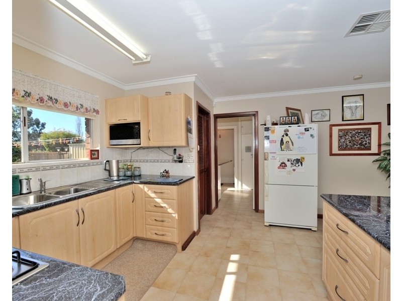 9 Cowen Street, Pinjarra WA 6208