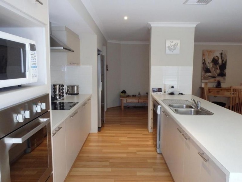 35 Nancarrow Way, Ravenswood WA 6208