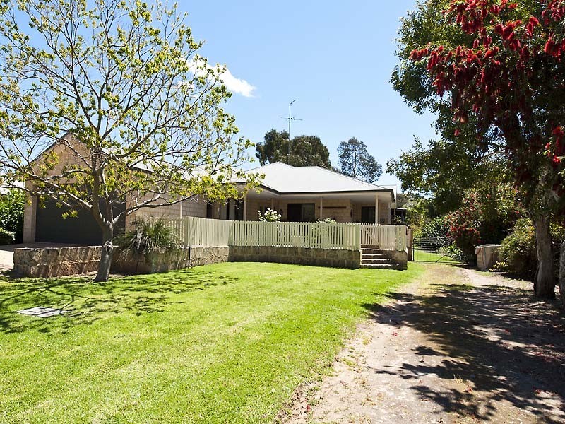 9 ORCHARD STREET, Pinjarra WA 6208