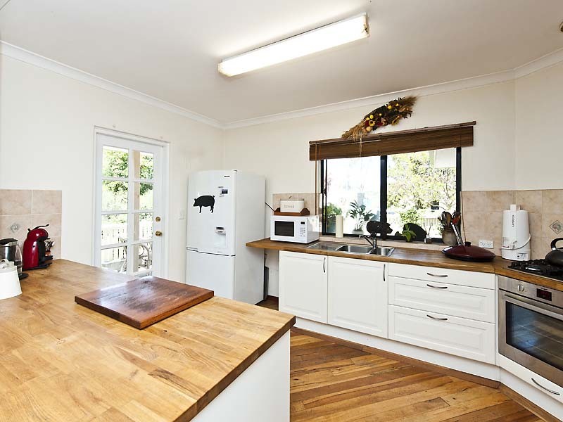 9 ORCHARD STREET, Pinjarra WA 6208