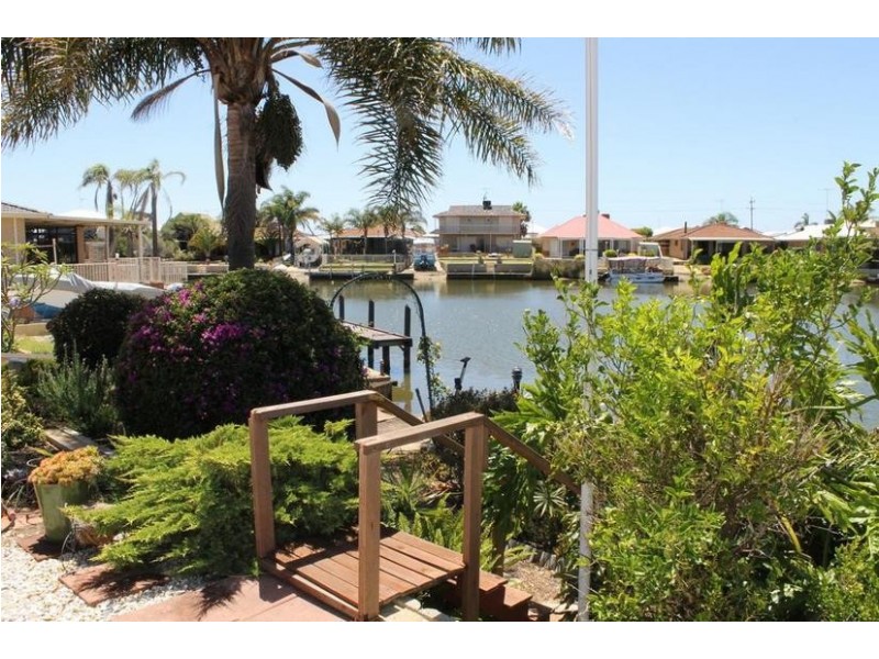 6 Oomoo Place, South Yunderup WA 6208