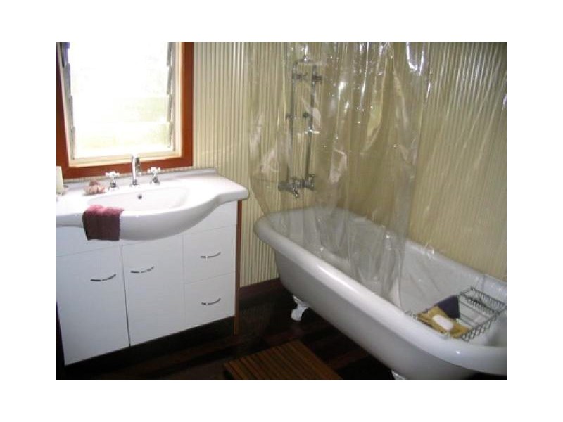 19 Grevillia Road, Dwellingup WA 6213