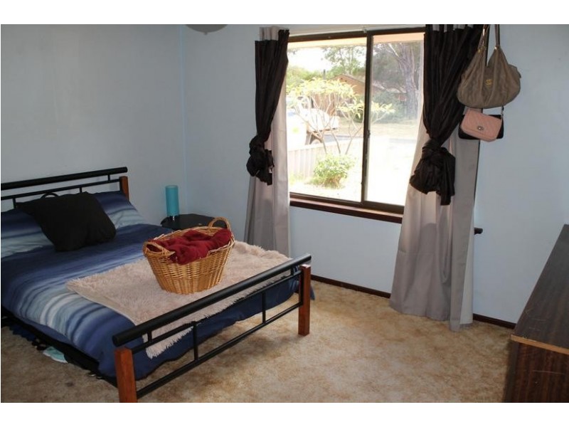 4 Leschenaulta Place, Pinjarra WA 6208