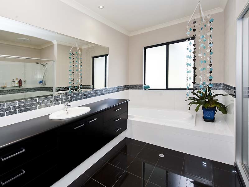 106 HANOVER WAY, Pinjarra WA 6208