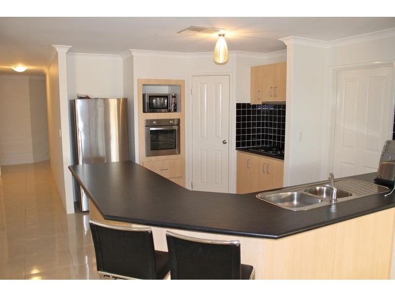 112 Murray Waters Boulevard, South Yunderup WA 6208