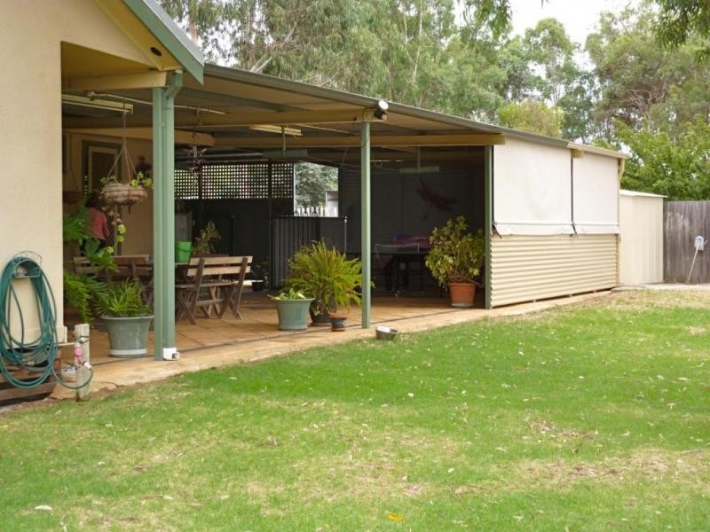 6 Hotham Avenue, Wandering WA 6308