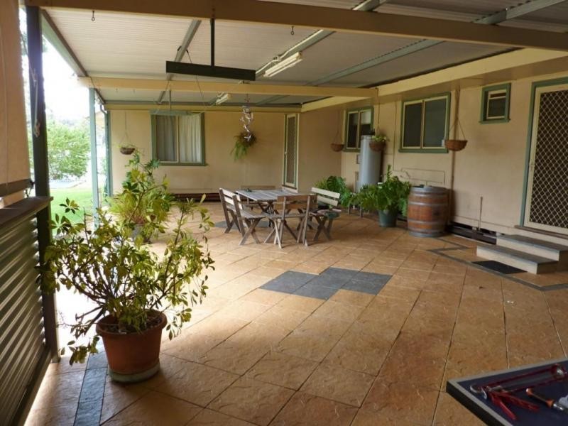 6 Hotham Avenue, Wandering WA 6308