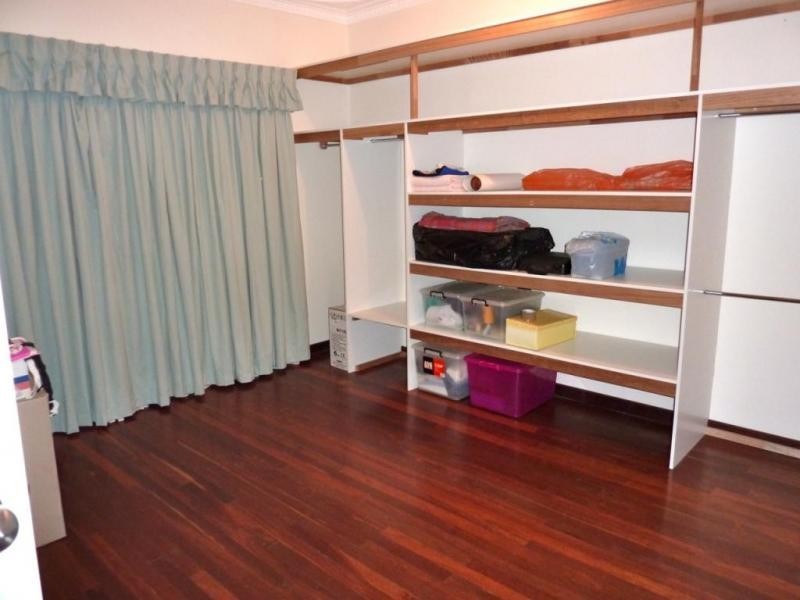 6 Hotham Avenue, Wandering WA 6308