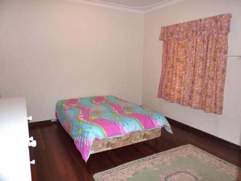 6 Hotham Avenue, Wandering WA 6308