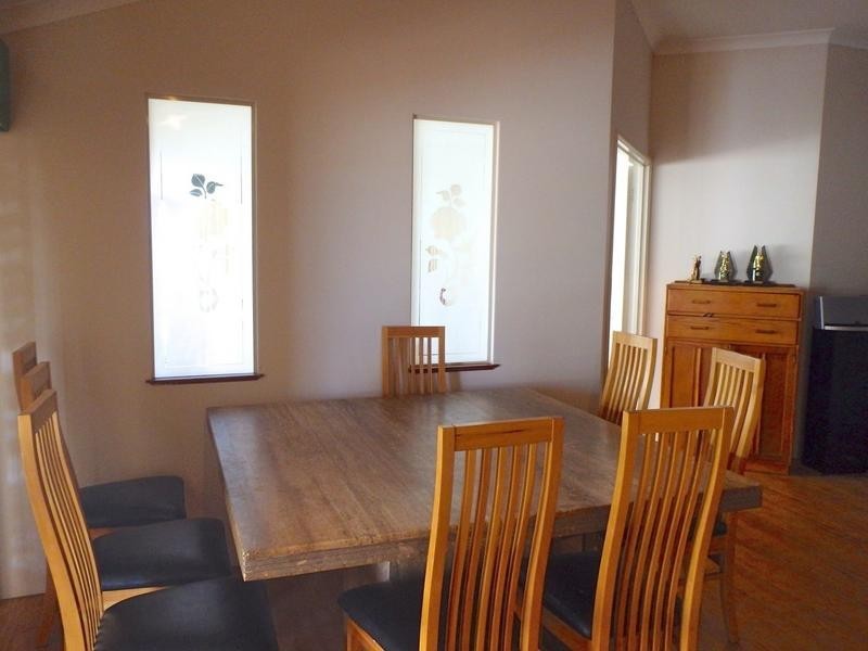 8 Country Road, Pinjarra WA 6208