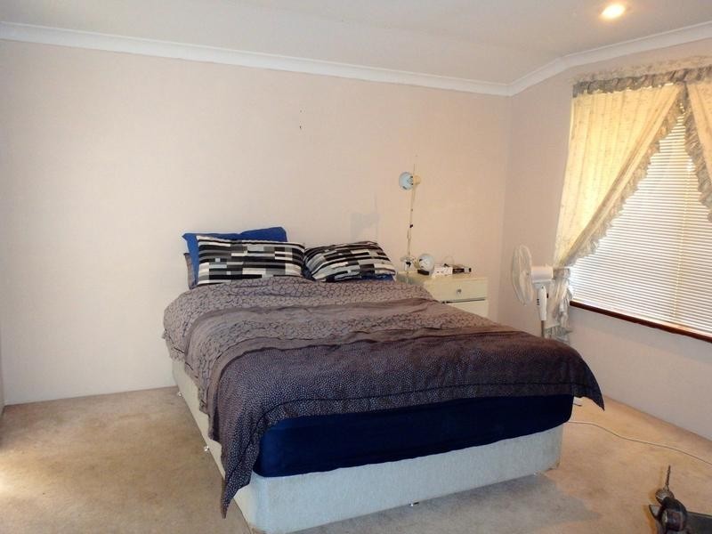 8 Country Road, Pinjarra WA 6208