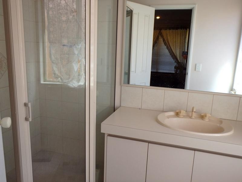 8 Country Road, Pinjarra WA 6208