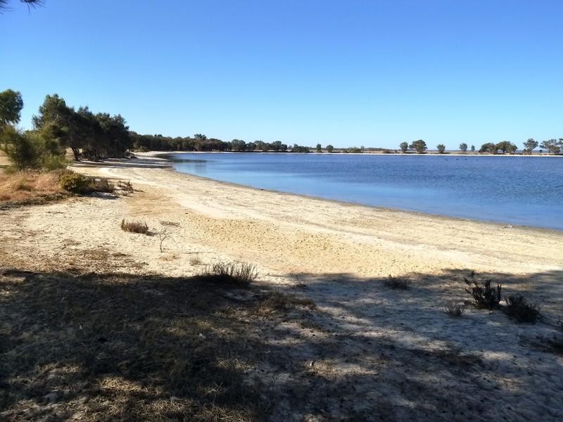 18 Wellya Crescent, South Yunderup WA 6208