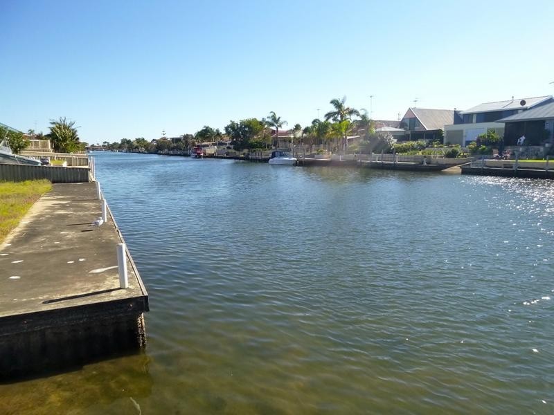 18 Wellya Crescent, South Yunderup WA 6208