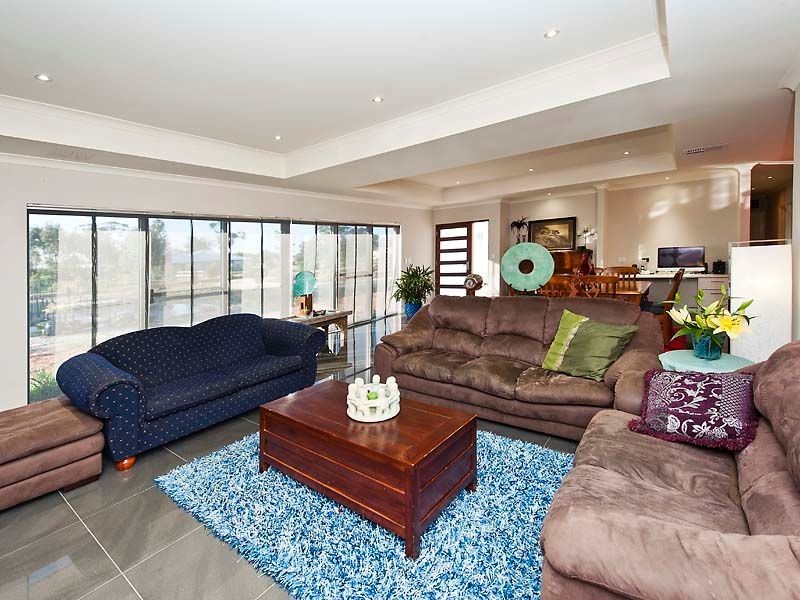 106 HANOVER WAY, West Pinjarra WA 6208