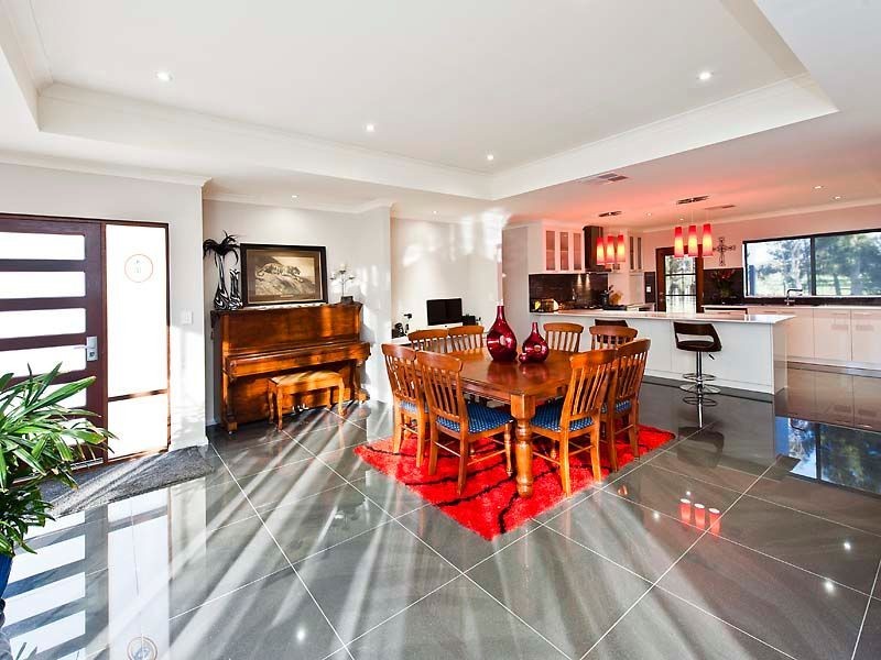 106 HANOVER WAY, West Pinjarra WA 6208