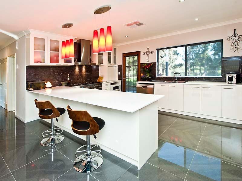 106 HANOVER WAY, West Pinjarra WA 6208