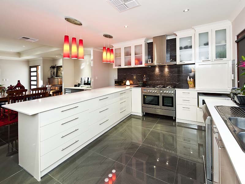 106 HANOVER WAY, West Pinjarra WA 6208