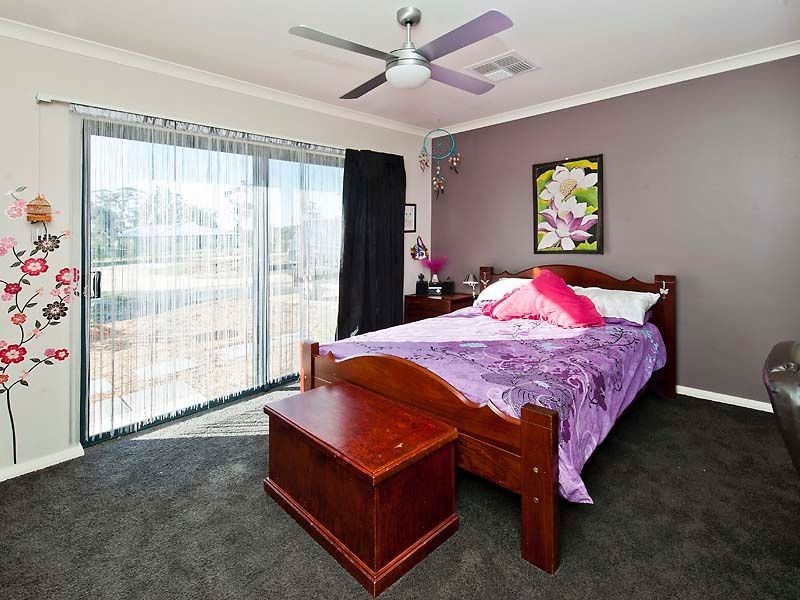106 HANOVER WAY, West Pinjarra WA 6208