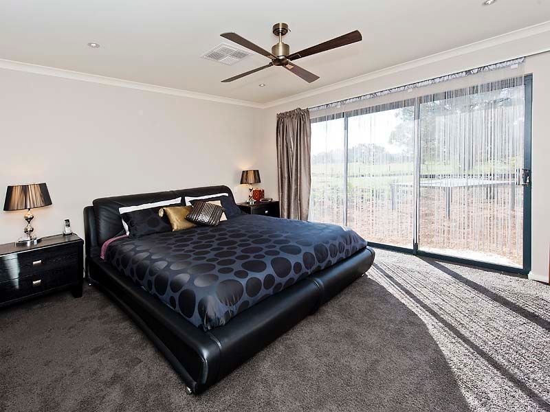 106 HANOVER WAY, West Pinjarra WA 6208