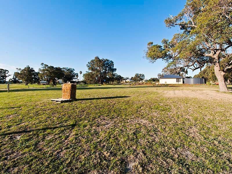 106 HANOVER WAY, West Pinjarra WA 6208