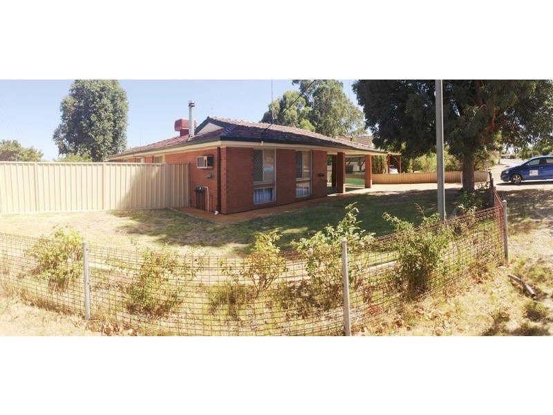 11 Sutton Street, Waroona WA 6215