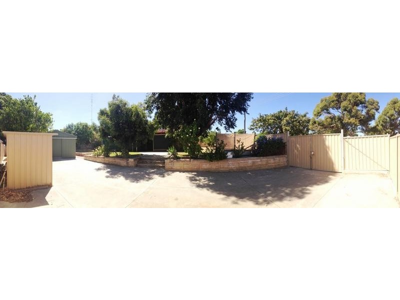 11 Sutton Street, Waroona WA 6215