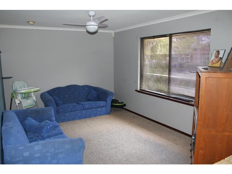 4 Leschenaultia Place, Pinjarra WA 6208