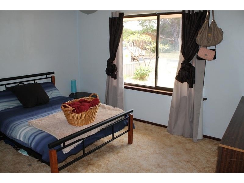 4 Leschenaultia Place, Pinjarra WA 6208