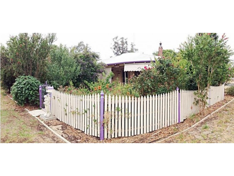 104 FOURACRE STREET, Waroona WA 6215