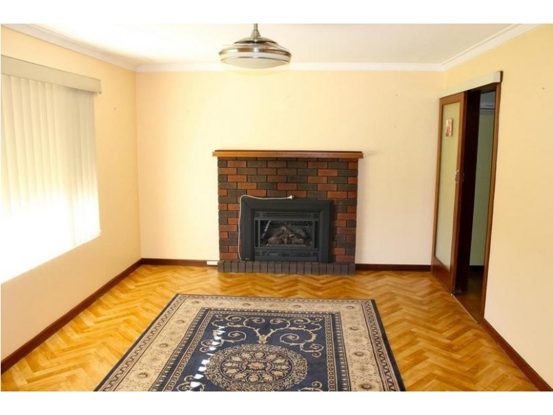 2 Peter Street, Pinjarra WA 6208