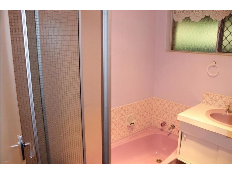 2 Peter Street, Pinjarra WA 6208