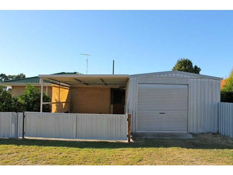 2 Peter Street, Pinjarra WA 6208
