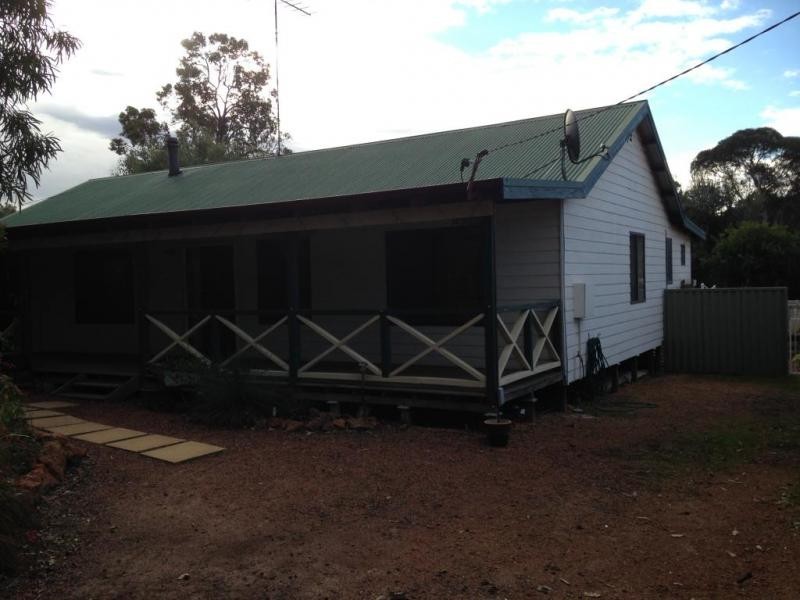 18 Begonia Court, Dwellingup WA 6213
