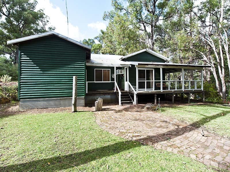 211 Holyoake Road, Dwellingup WA 6213