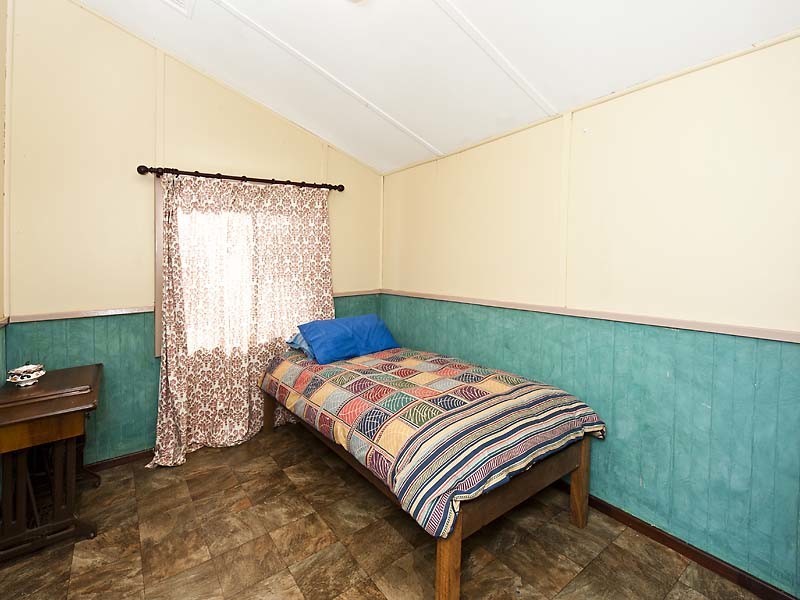 211 Holyoake Road, Dwellingup WA 6213