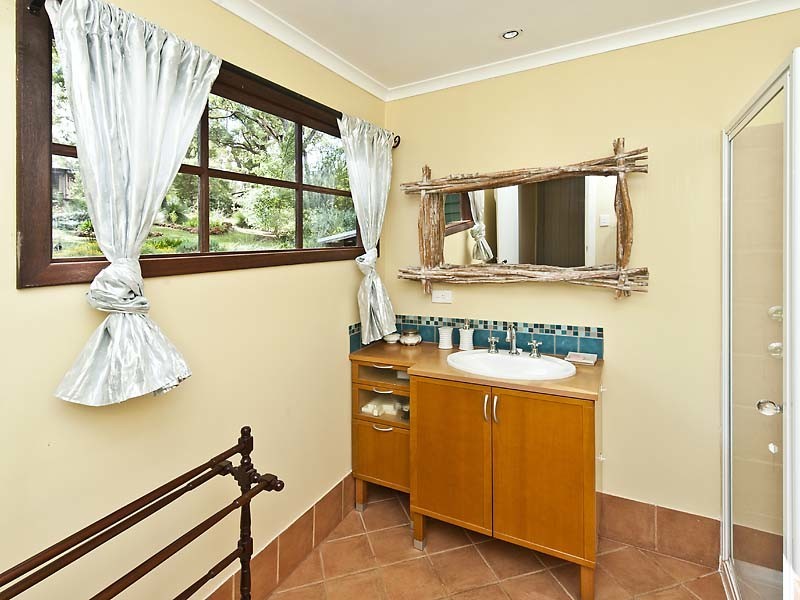 211 Holyoake Road, Dwellingup WA 6213