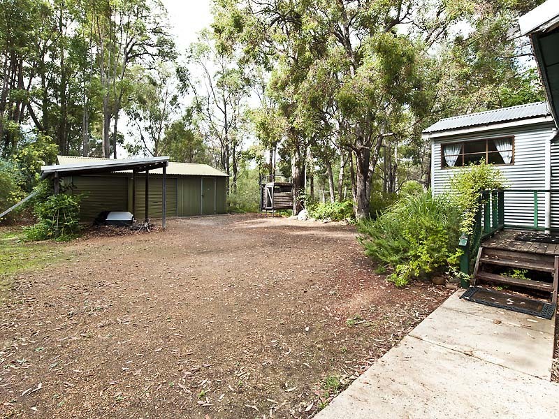 211 Holyoake Road, Dwellingup WA 6213
