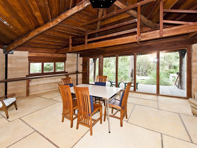 211 Holyoake Road, Dwellingup WA 6213