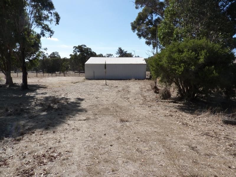 50 Pinjarra Williams Road, Quindanning WA 6391