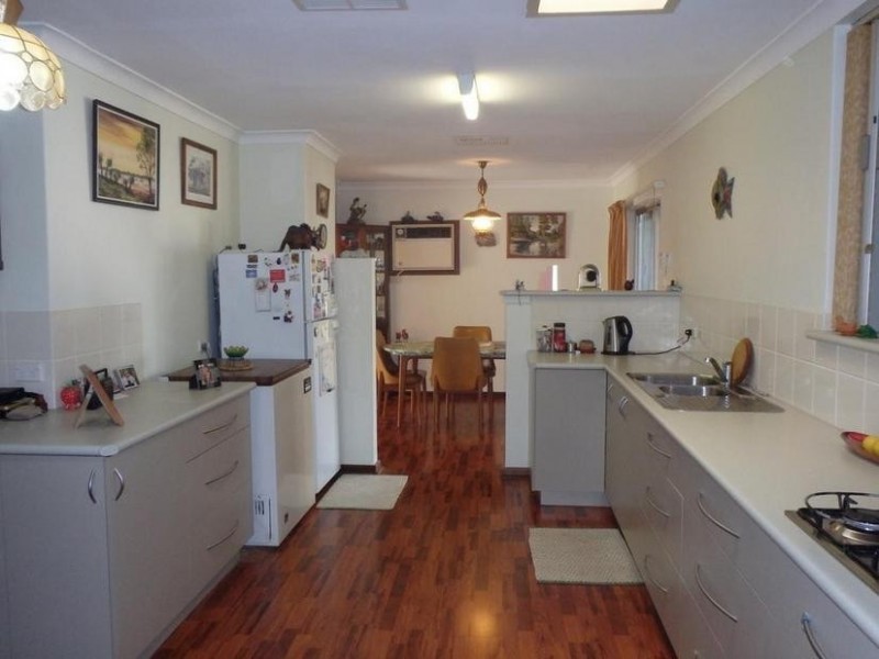 8 Cowen Street, Pinjarra WA 6208